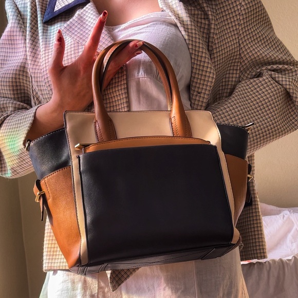 Genuine Leather Reed Bag - Picture 3 of 7